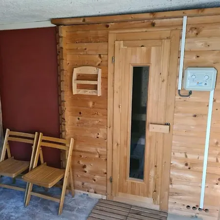 Dom wakacyjny Haus Paesch Nahe Mit Beheiztem Whirlpool/sauna Bütgenbach